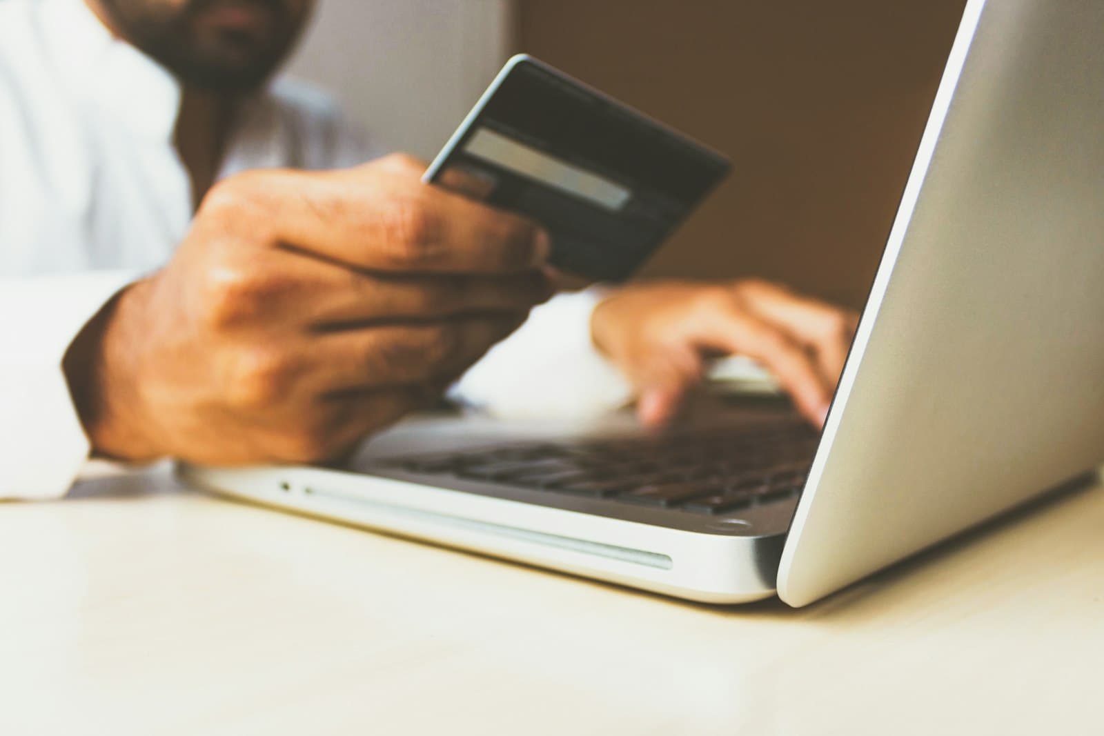 Lumen DTC — E-commerce